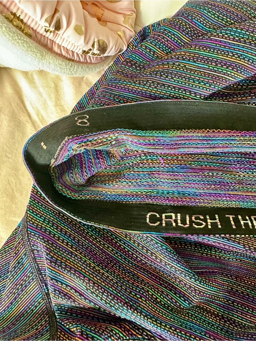 lululemon athletica black rainbow swifty